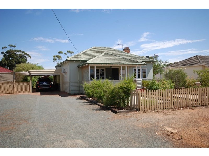 8 Urban Street, Wagin WA 6315