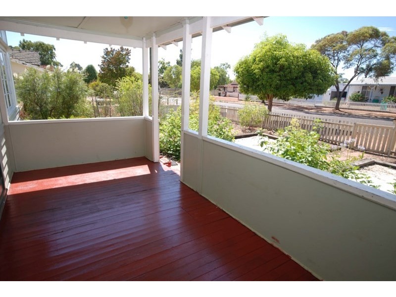 8 Urban Street, Wagin WA 6315