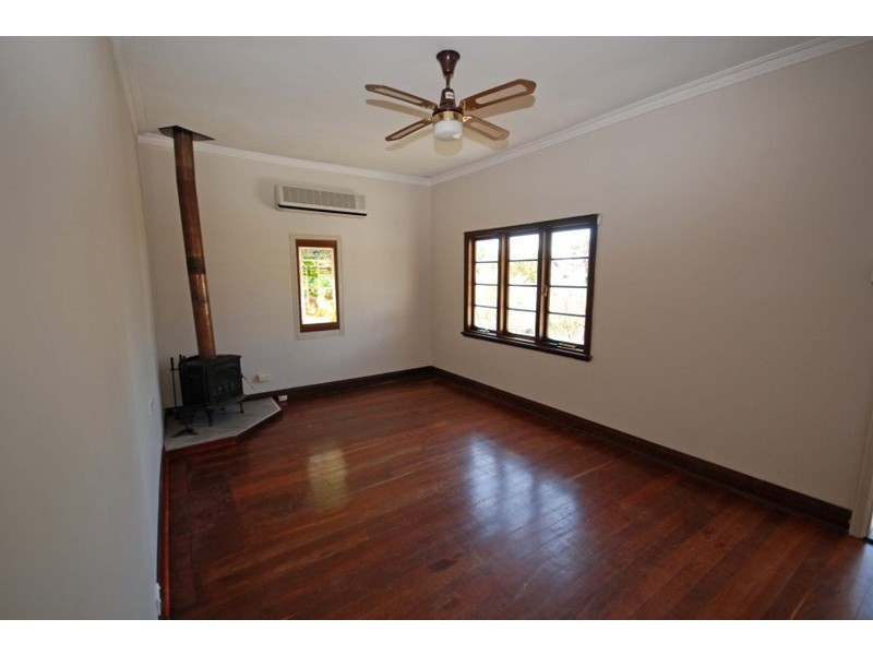 8 Urban Street, Wagin WA 6315