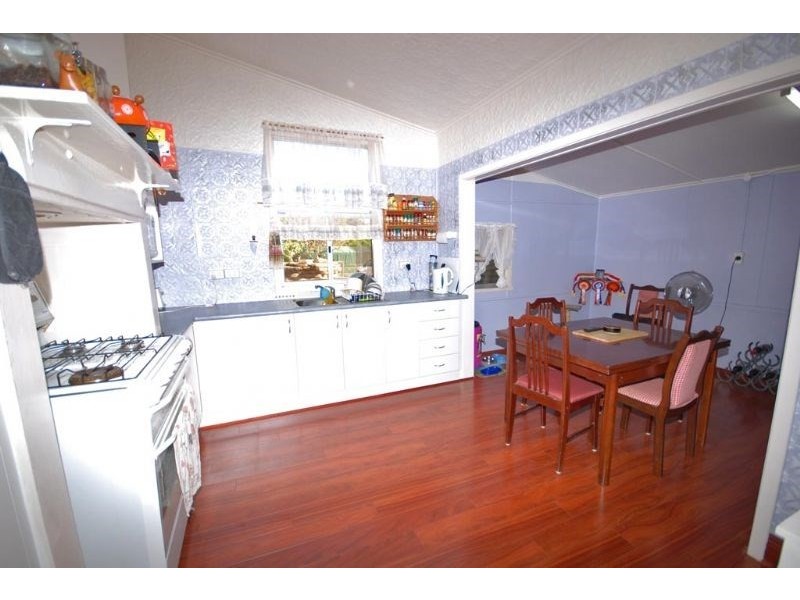 16 Dellar Street, Narrogin WA 6312