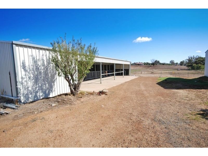 16 Dellar Street, Narrogin WA 6312