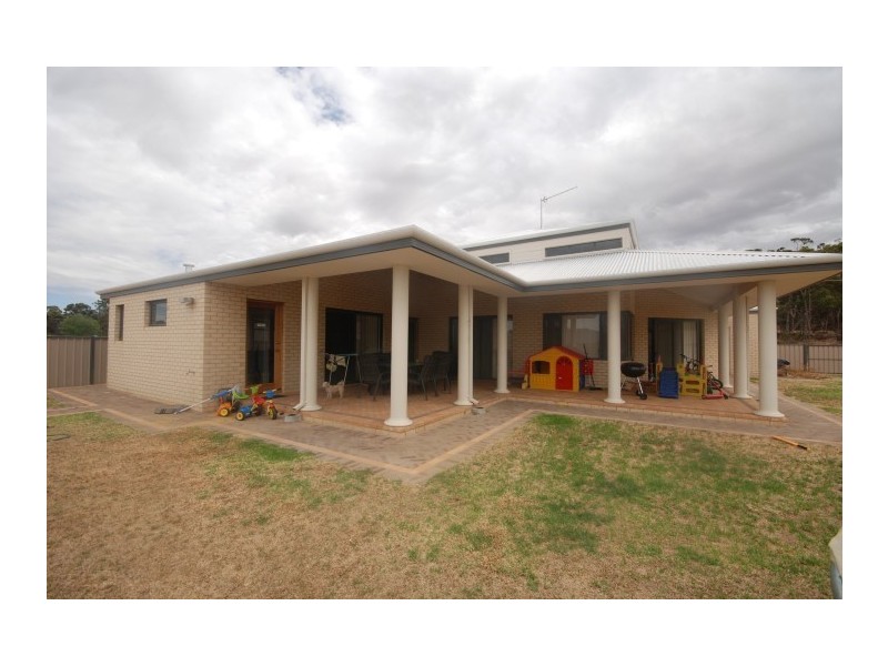 187 Narrakine Road, Narrogin WA 6312