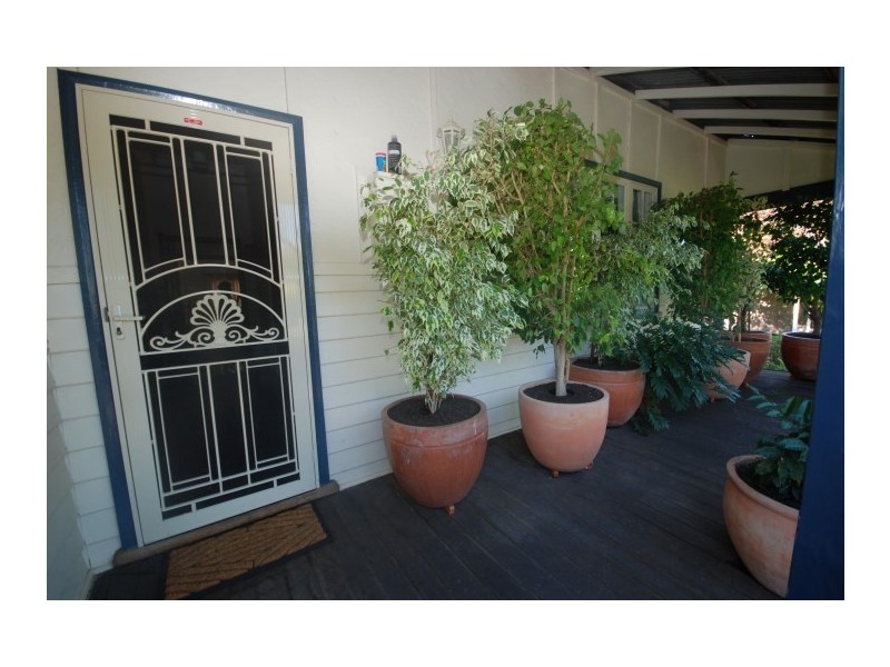 6 Lock Street, Narrogin WA 6312