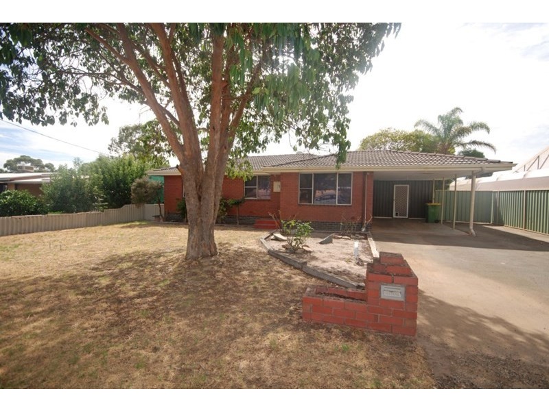 79 Narrakine Road, Narrogin WA 6312