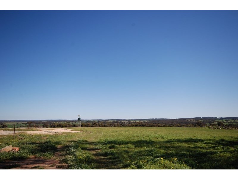 10 Yilliminning Road, Narrogin WA 6312