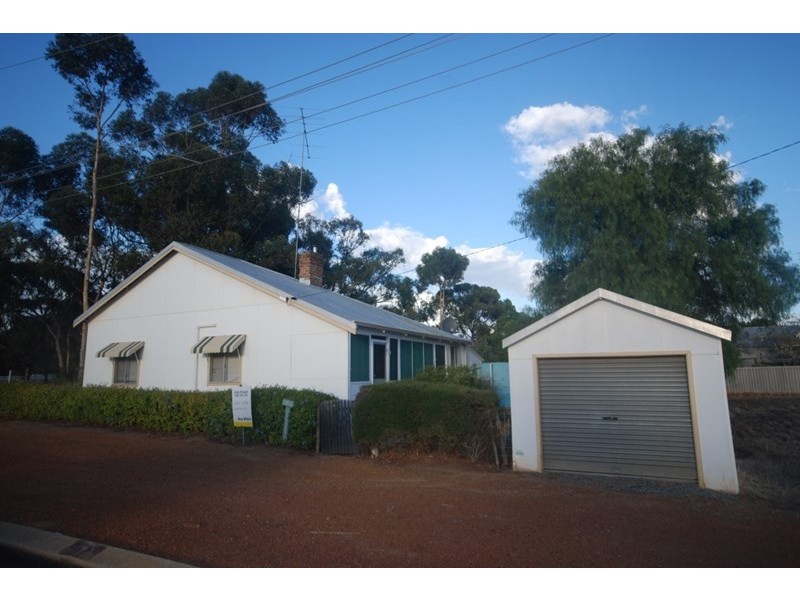 2 Pitt Street, Narrogin WA 6312