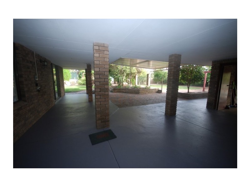 36 Narrakine Road South, Narrogin WA 6312