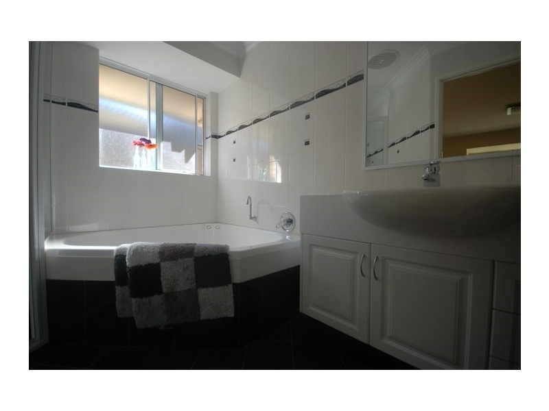 24 Sydney Hall Way, Narrogin WA 6312