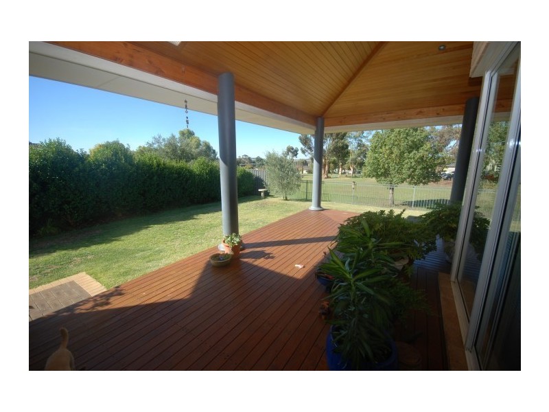 24 Sydney Hall Way, Narrogin WA 6312