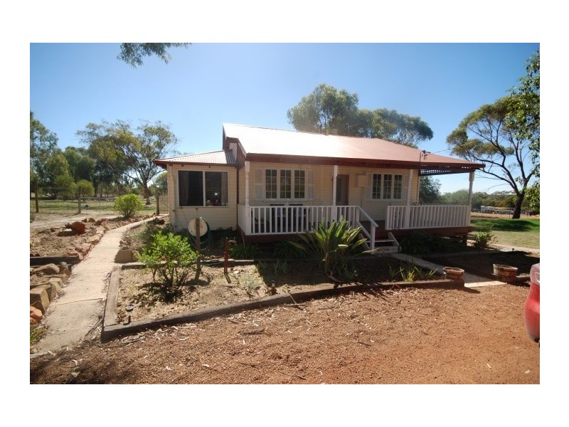18 Beeston Street, Cuballing WA 6311