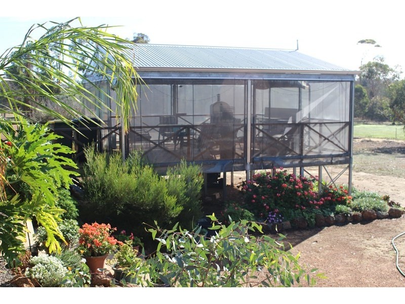 11 Treasure Road, Woodanilling WA 6316