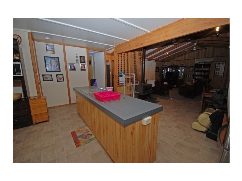 16 Fry Street, Williams WA 6391