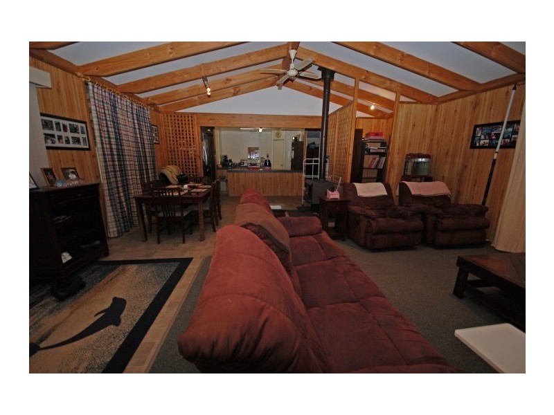 16 Fry Street, Williams WA 6391