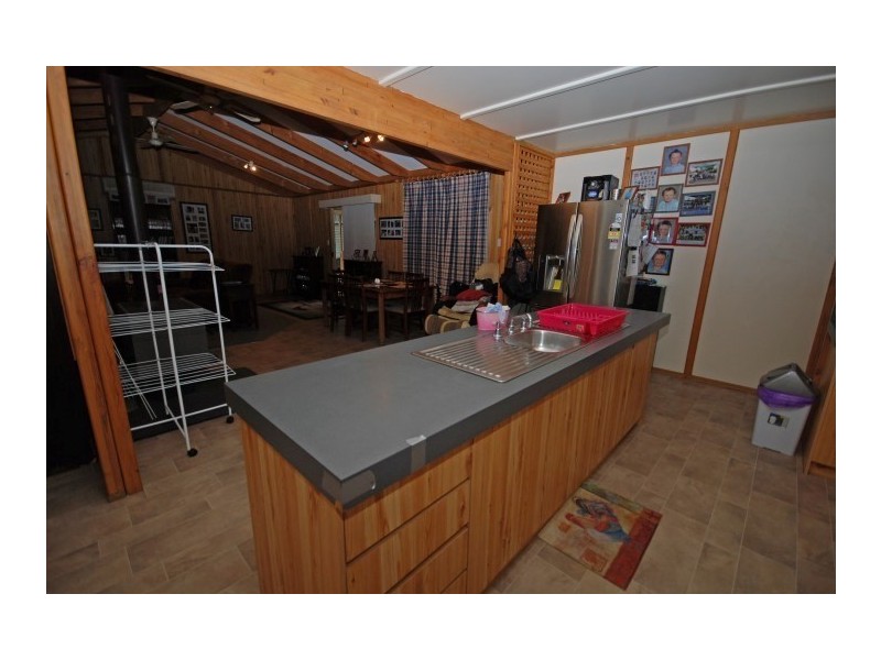 16 Fry Street, Williams WA 6391