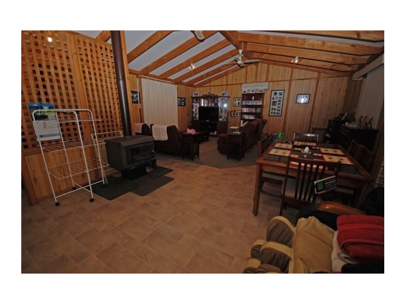 16 Fry Street, Williams WA 6391