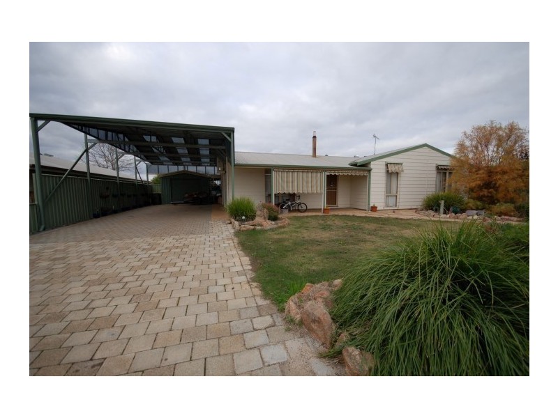 16 Fry Street, Williams WA 6391