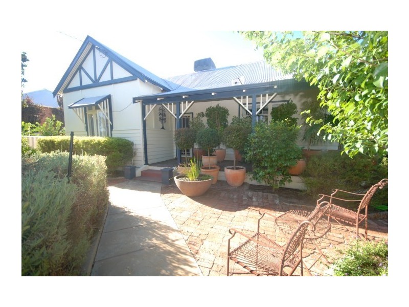 6 Lock Street, Narrogin WA 6312