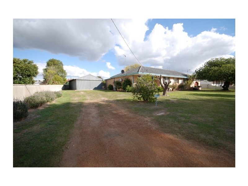 3 Dellar Street, Narrogin WA 6312