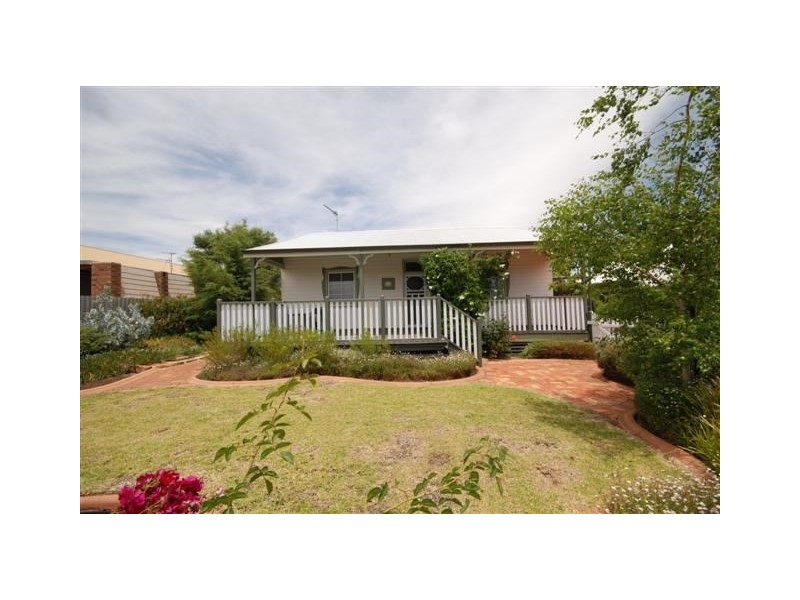 20 Hansard Street, Narrogin WA 6312