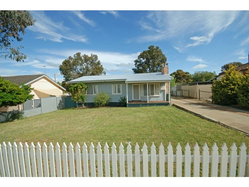 137 Clayton Road, Narrogin WA 6312