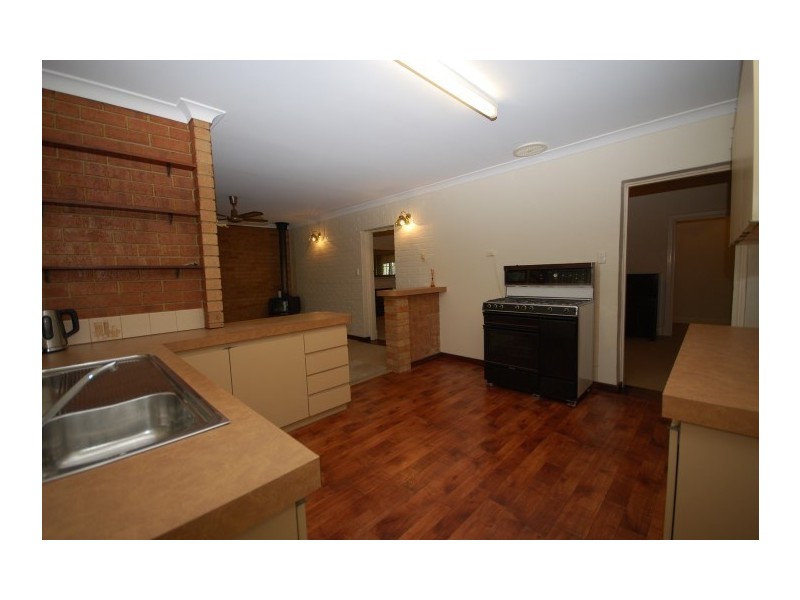 11 Falcon Street, Narrogin WA 6312