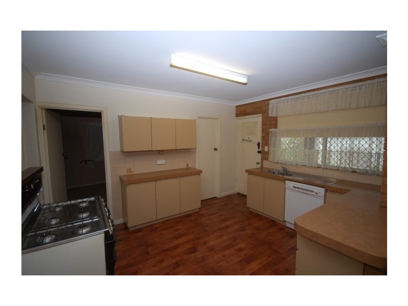 11 Falcon Street, Narrogin WA 6312