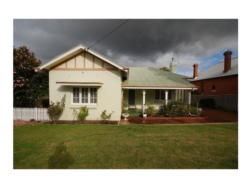 11 Falcon Street, Narrogin WA 6312