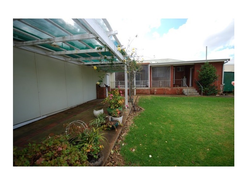 11 Falcon Street, Narrogin WA 6312