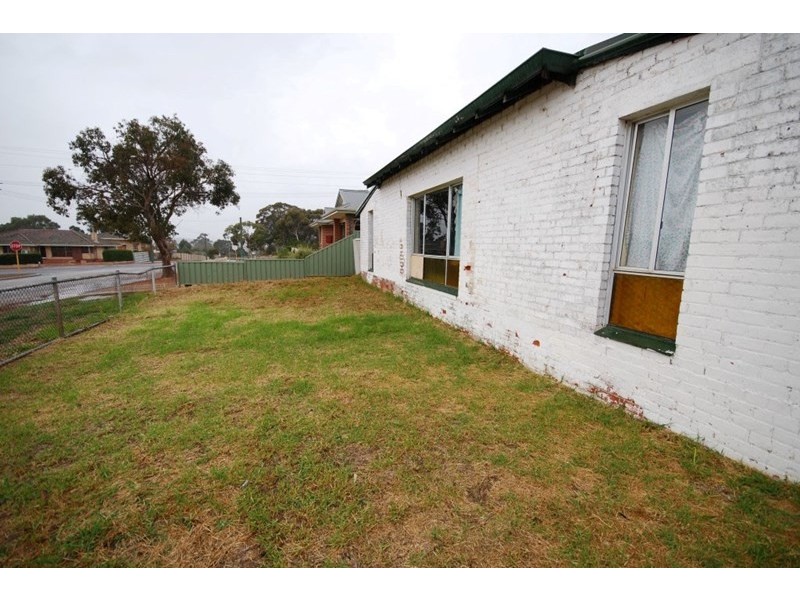 37 Lock Street, Narrogin WA 6312
