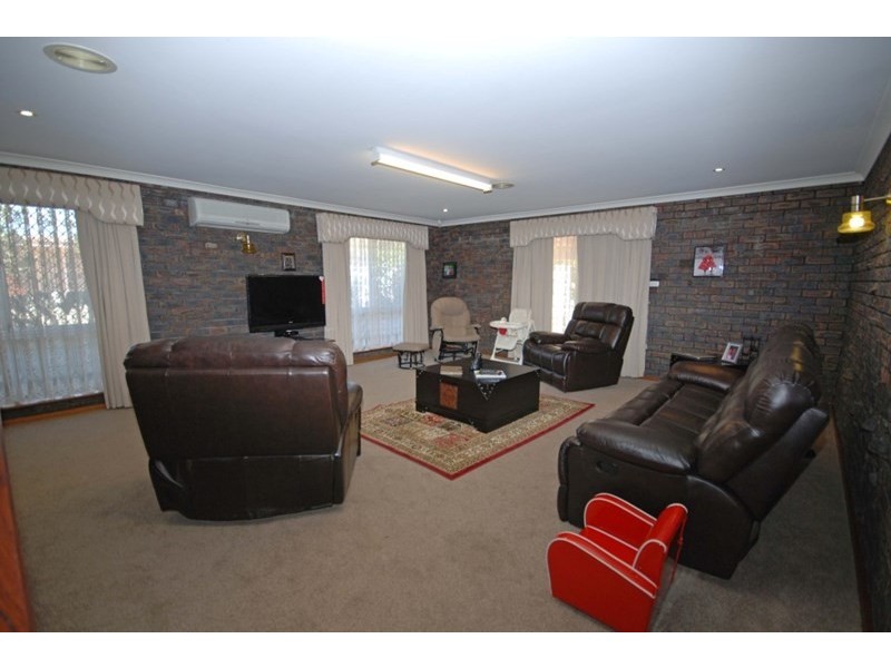 25 Hough Street, Narrogin WA 6312