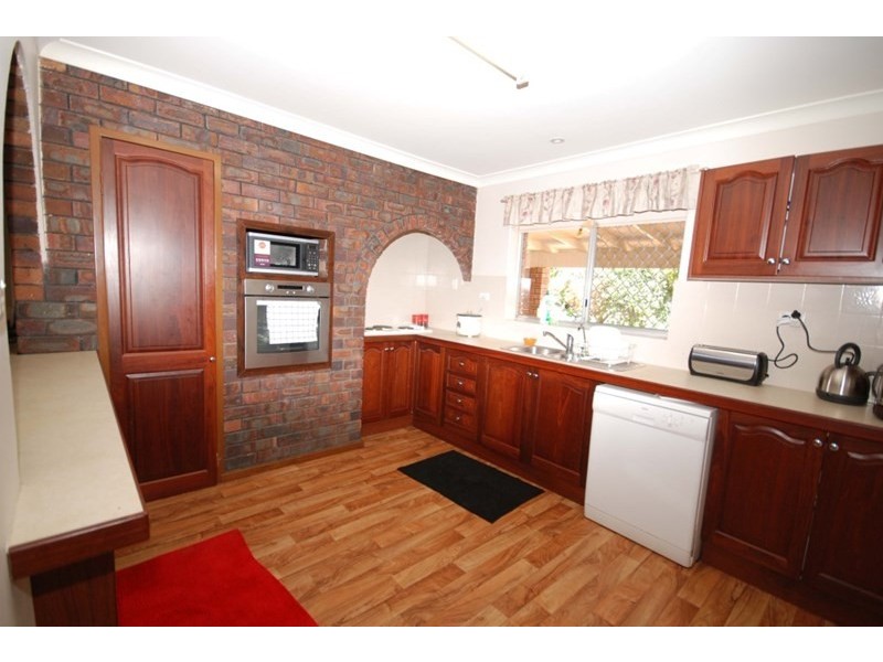 25 Hough Street, Narrogin WA 6312