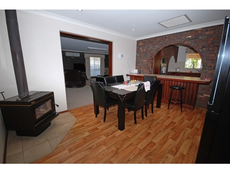 25 Hough Street, Narrogin WA 6312