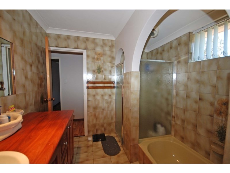 25 Hough Street, Narrogin WA 6312