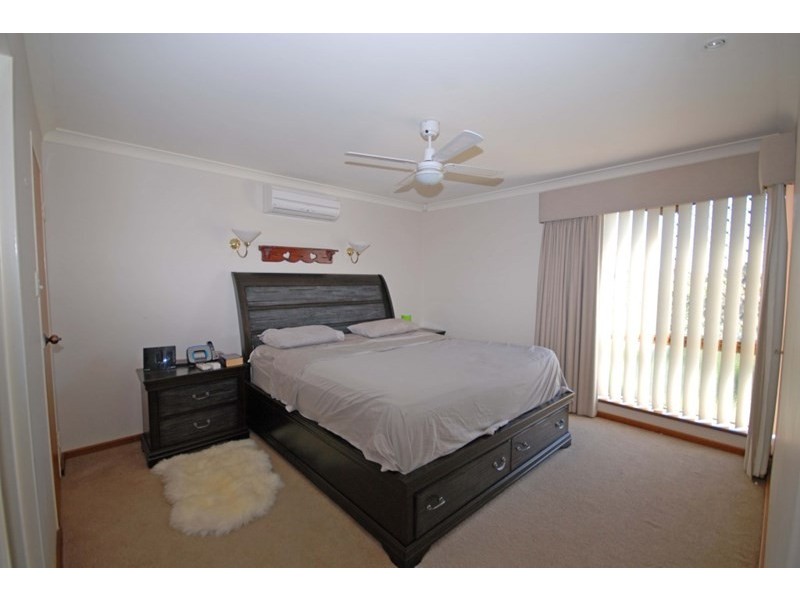 25 Hough Street, Narrogin WA 6312