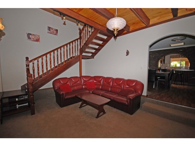 25 Hough Street, Narrogin WA 6312