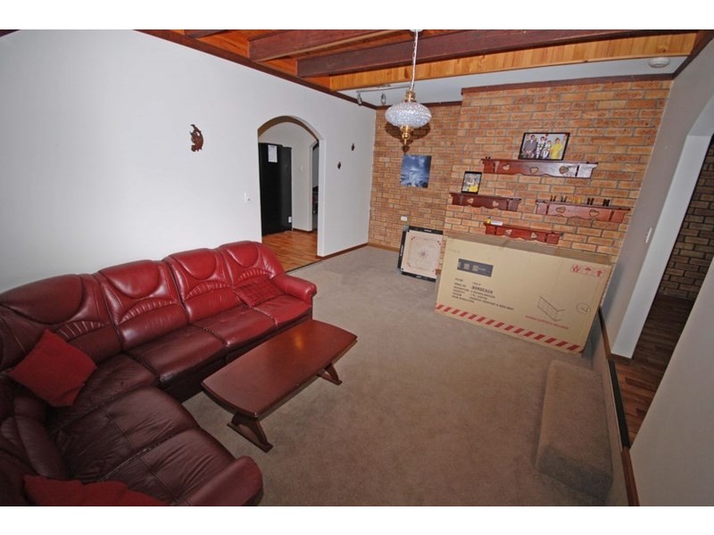 25 Hough Street, Narrogin WA 6312