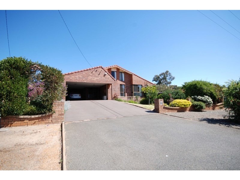 25 Hough Street, Narrogin WA 6312