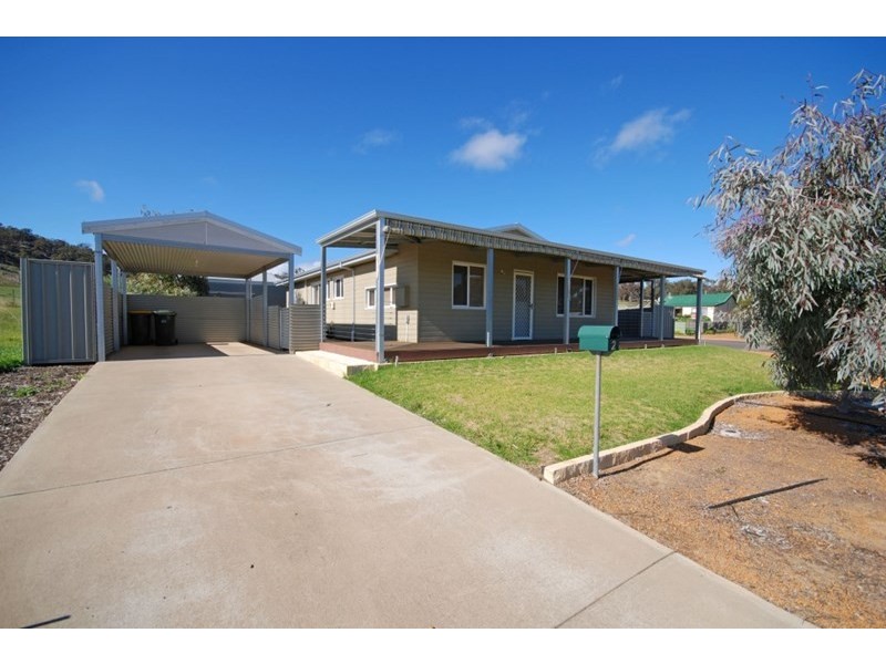 2 Sandalwood Place, Boddington WA 6390