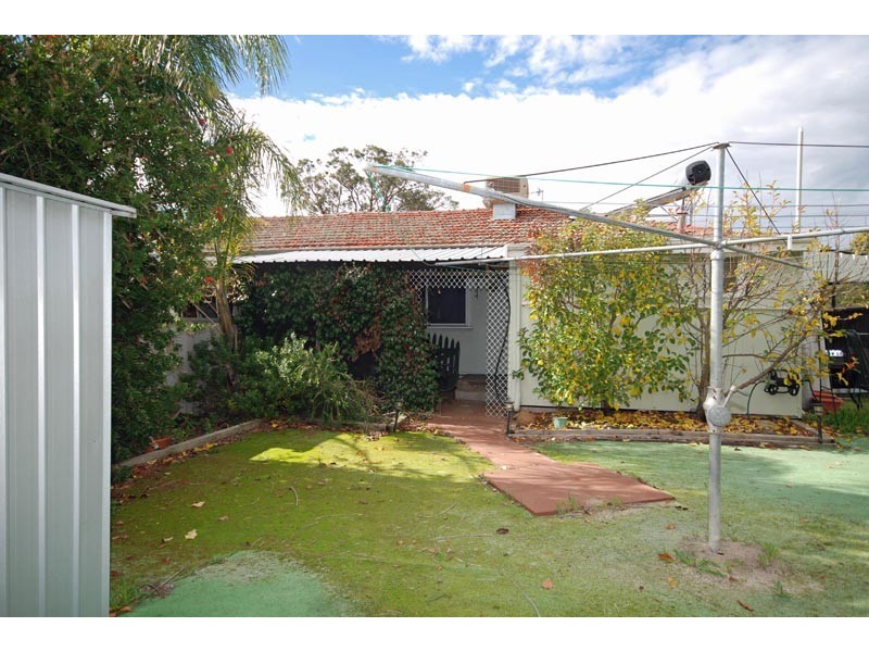 20A Floyd Street, Narrogin WA 6312