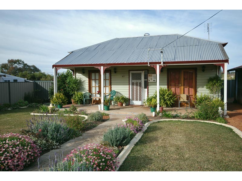 43 Furnival Street, Narrogin WA 6312