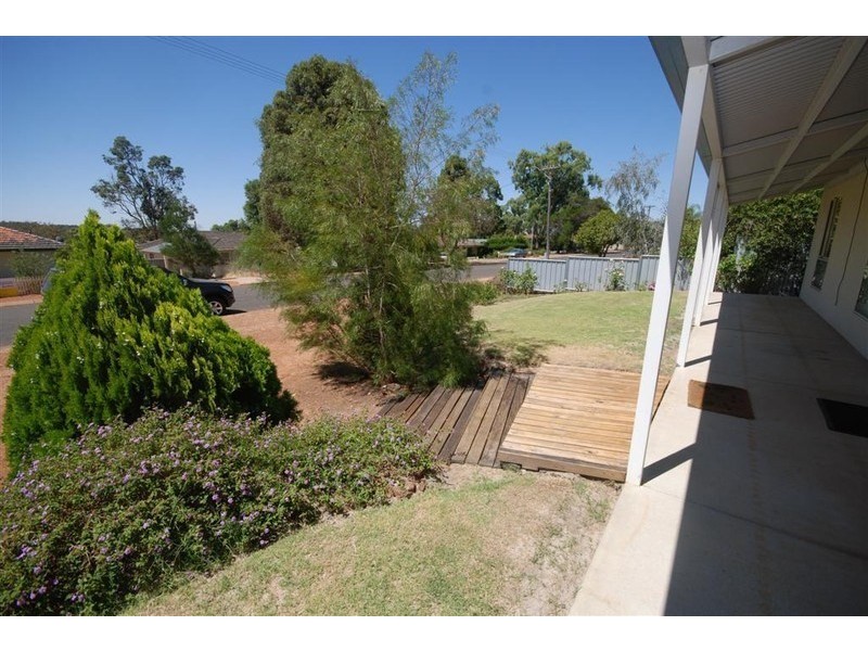 55 Hough Street, Narrogin WA 6312