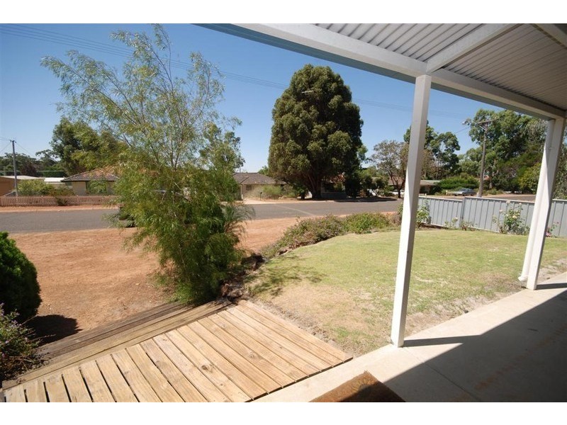 55 Hough Street, Narrogin WA 6312
