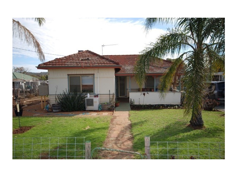 14 Burns Street, Narrogin WA 6312