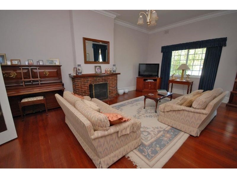 8 Hansard Street, Narrogin WA 6312