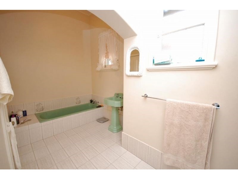 8 Hansard Street, Narrogin WA 6312