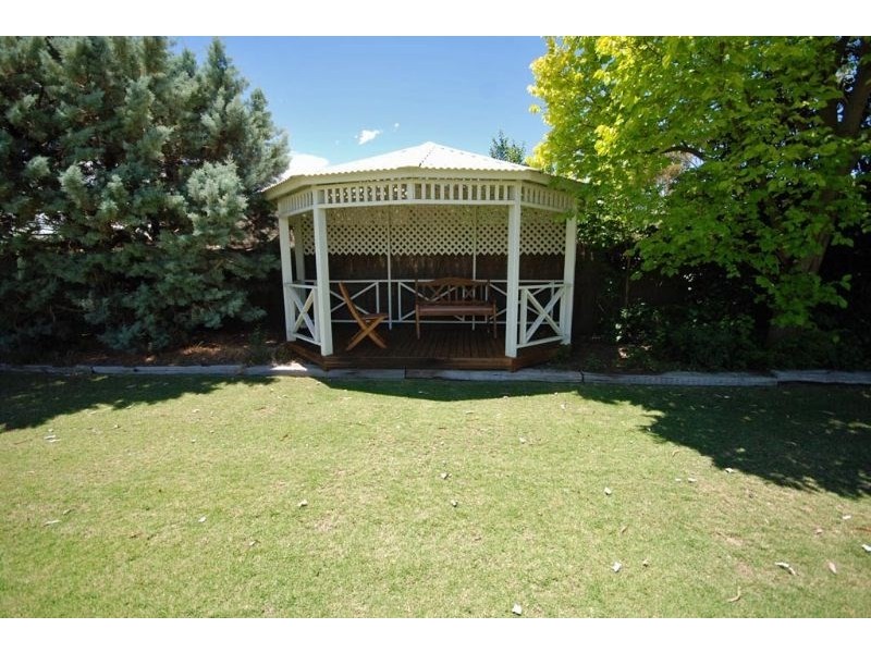 8 Hansard Street, Narrogin WA 6312