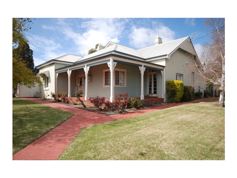 8 Hansard Street, Narrogin WA 6312