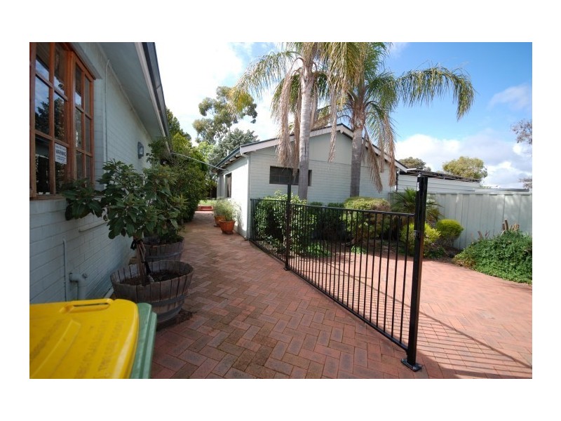 8 Hansard Street, Narrogin WA 6312