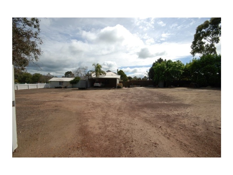 8 Hansard Street, Narrogin WA 6312