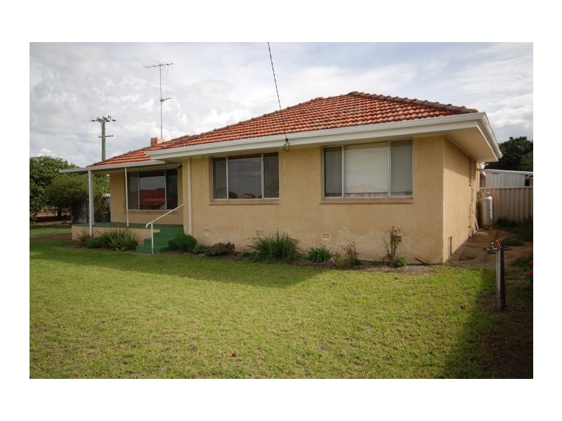 32 Glyde Street, Narrogin WA 6312